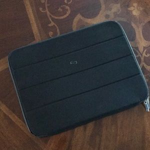 Solo Laptop IPAD PRO Bond Sleeve Black 17.3